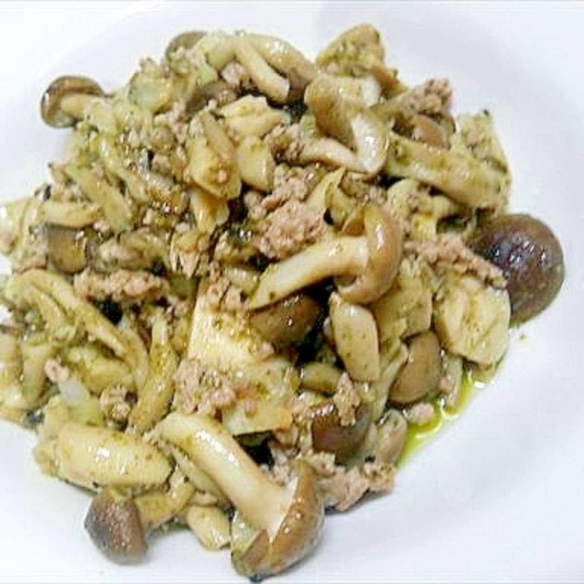 挽き肉としめじのバジル炒め レシピ 作り方 By Flep 楽天レシピ